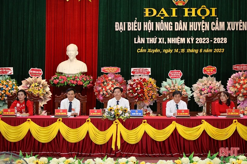 Ông Nguyễn Sỹ Huyền tái cử Chủ tịch Hội Nông dân huyện Cẩm Xuyên