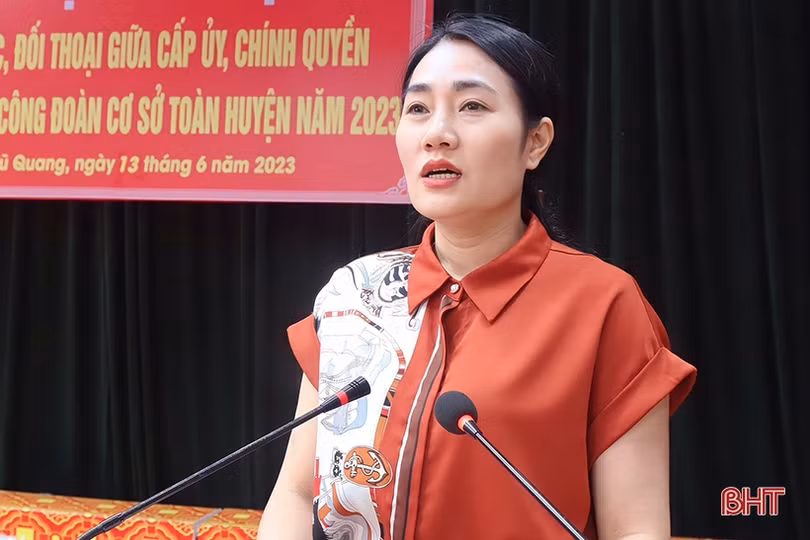 Lãnh đạo huyện Vũ Quang đối thoại với cán bộ công đoàn cơ sở