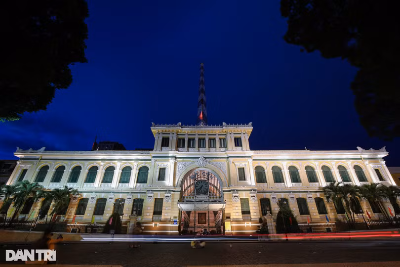 Ngắm vẻ đẹp Bưu điện TP HCM, xếp thứ 2/11 bưu điện đẹp nhất thế giới