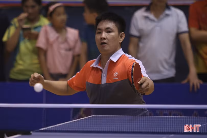 Nhiều trận chung kết giàu cảm xúc tại Giải Bóng bàn Báo Hà Tĩnh