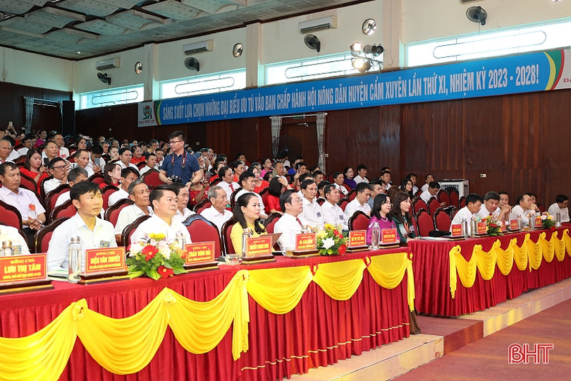 Ông Nguyễn Sỹ Huyền tái cử Chủ tịch Hội Nông dân huyện Cẩm Xuyên ảnh 1 Ông Nguyễn Sỹ Huyền tái cử Chủ tịch Hội Nông dân huyện Cẩm Xuyên