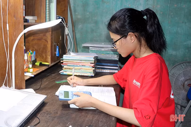 Thủ khoa đầu vào trường chuyên Hà Tĩnh đến từ trường làng