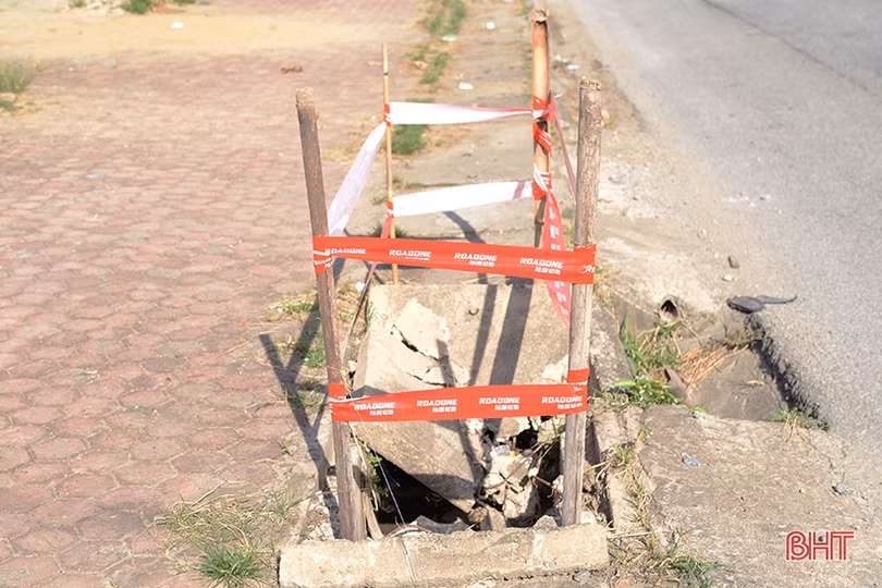 Sớm khắc phục tình trạng hàng loạt nắp cống vỡ trên quốc lộ 8