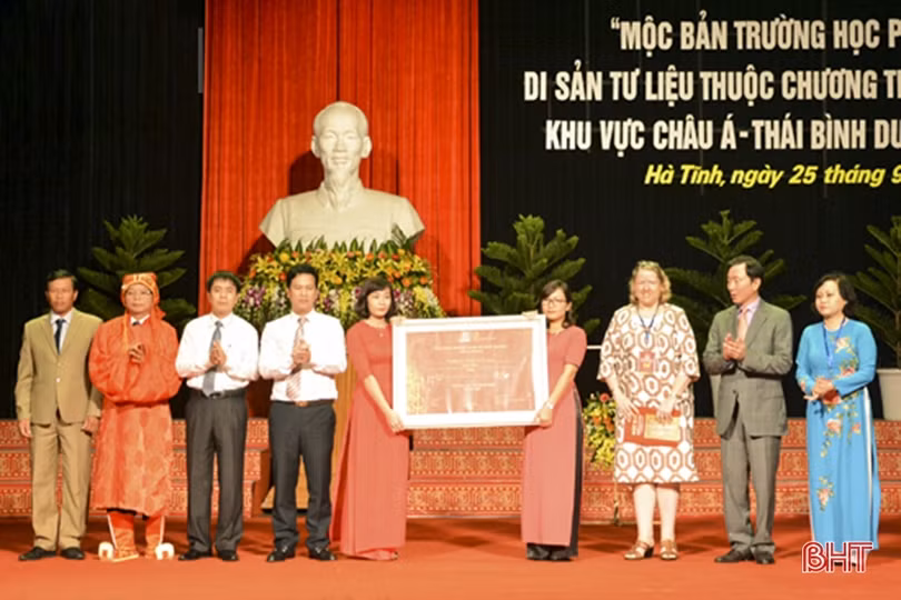 Trường học - Thư viện Phúc Giang và điểm sáng giáo dục Việt Nam thế kỷ XVIII