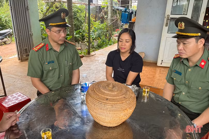 Công an Hà Tĩnh chia sẻ mất mát với các gia đình cán bộ, chiến sĩ ở Đắk Lắk