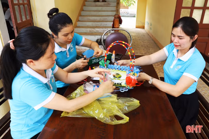 Phụ nữ Hương Sơn “biến” rác thải thành sản phẩm hữu ích ảnh 4 Phụ nữ Hương Sơn “biến” rác thải thành sản phẩm hữu ích