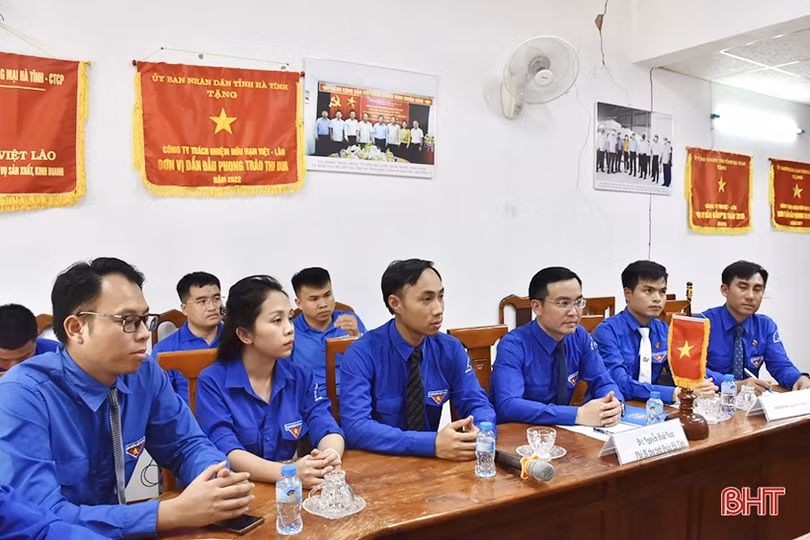 Đoàn tình nguyện Hà Tĩnh tại Khăm Muồn tổ chức nhiều hoạt động thiện nguyện