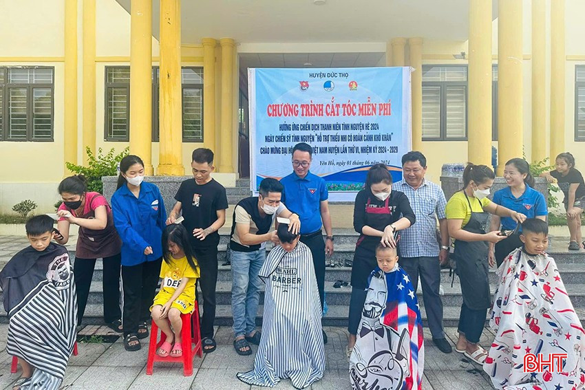 Huyện đoàn Đức Thọ tổ chức chương trình cắt tóc miễn phí hưởng ứng Chiến dịch "Thanh niên tình nguyện hè". bqbht_br_anh-4-doan-duc-tho.jpg