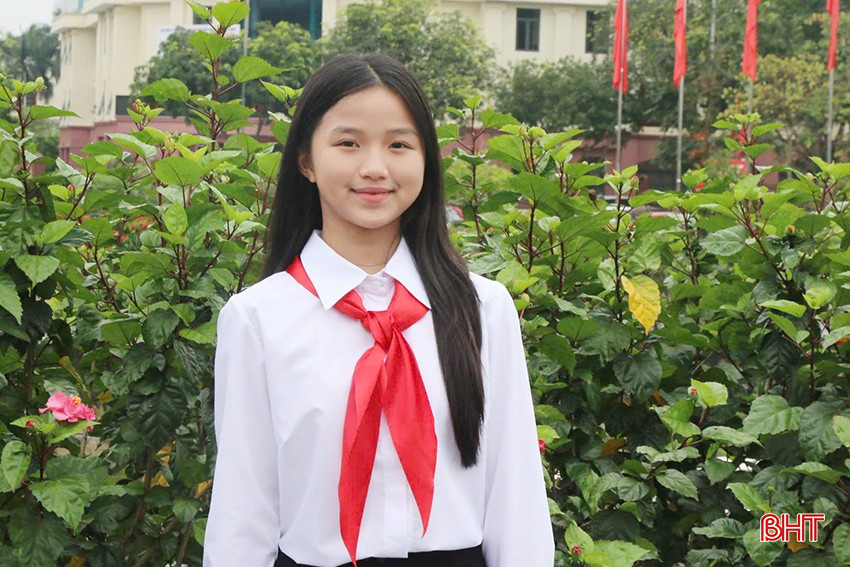 Nữ sinh Trần Lê Hoàng Châu - lớp 7A1, Liên đội trưởng Trường THCS Thạch Linh (TP Hà Tĩnh). bqbht_br_z6592791183769-ec732b83efaf089c18b9568588330fab.jpg