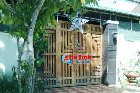 chan dong vu no sung ban nguoi tai pho nui huong khe