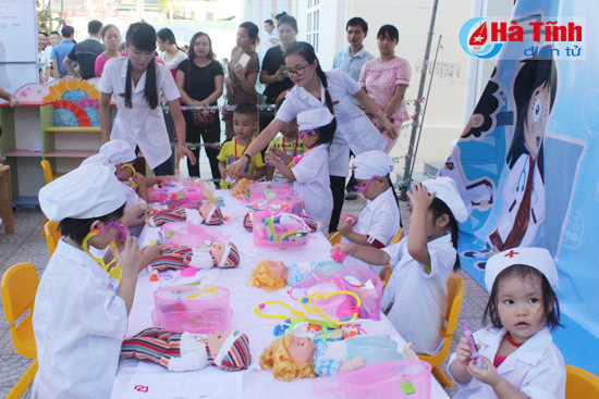 ischool ha tinh giup be trai nghiem nghe nghiep