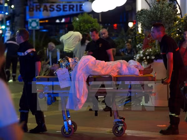 Nhiều nạn nhân trẻ em trong số ít nhất 80 người chết ở Nice ảnh 1 nhieu nan nhan tre em trong so it nhat 80 nguoi chet o nice