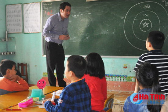 giao vien ban ngu giup hoc sinh giao tiep tieng anh tot hon