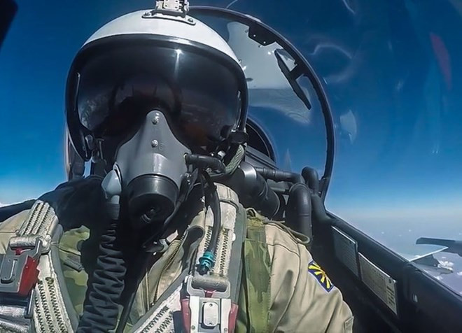 nga che tao may bay nem bom co the tan cong hat nhan tu khong gian