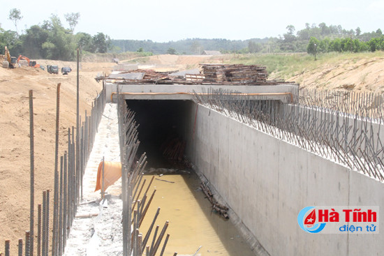 kenh ngan truoi cam trang quyet ve dich truoc ke hoach