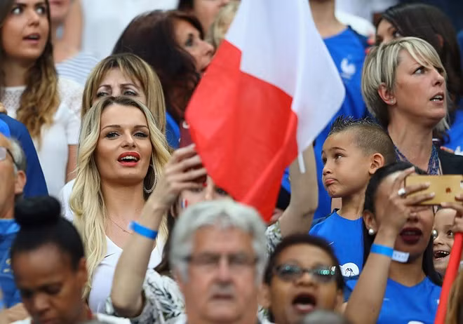 nhung bong hong thieu dot tran chung ket euro 2016