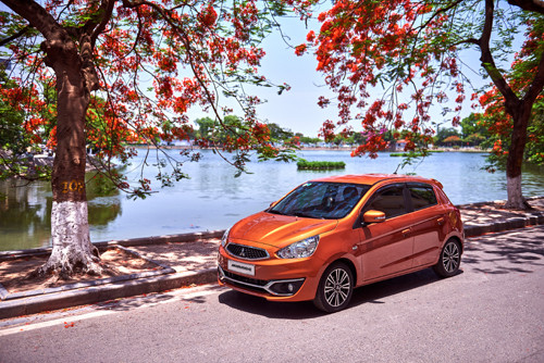 mitsubishi giam gia manh cho mirage va attrage