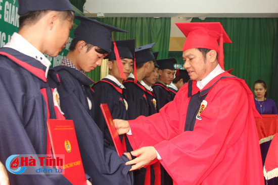 tuyen dung 86 hssv truong nghe ngay sau khi nhan bang tot nghiep