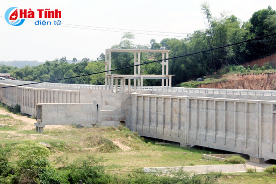 kenh ngan truoi cam trang quyet ve dich truoc ke hoach