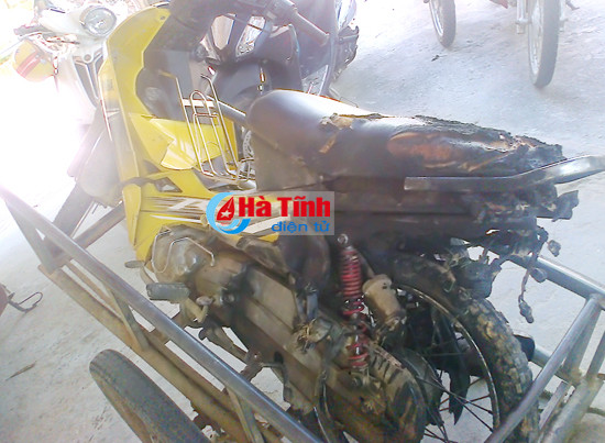 soc chong tam xang dot vo luc nua dem