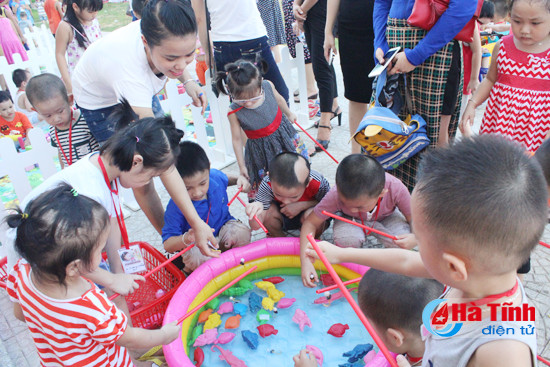 ischool ha tinh giup be trai nghiem nghe nghiep