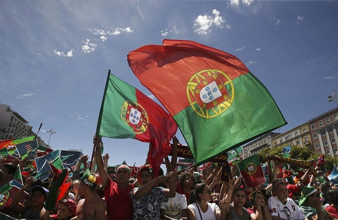 bien nguoi chao don ronaldo va dong doi tro ve bo dao nha