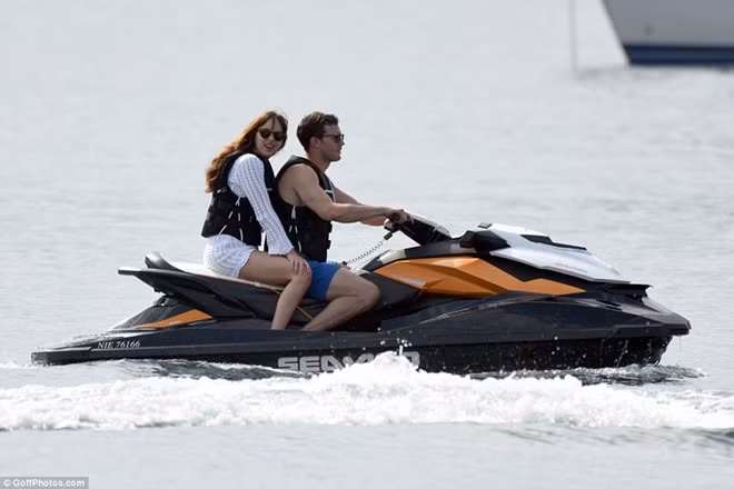  sac thai he lo nhung canh nong bong tren phim truong