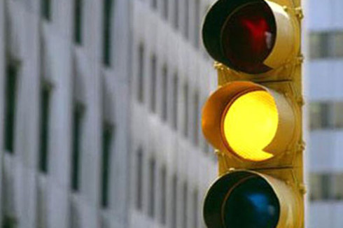 vuot den vang o to bi phat den 2 trieu dong