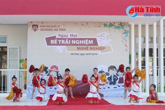 ischool ha tinh giup be trai nghiem nghe nghiep