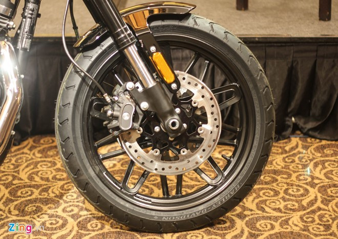 harley davidson roadster 1 200 phan khoi ra mat tai viet nam