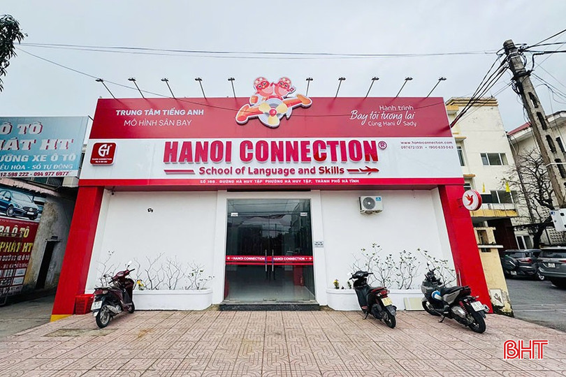Trung tâm Anh ngữ Hanoi Connection có trụ sở tại 166, đường Hà Huy Tập, Thành phố Hà Tĩnh