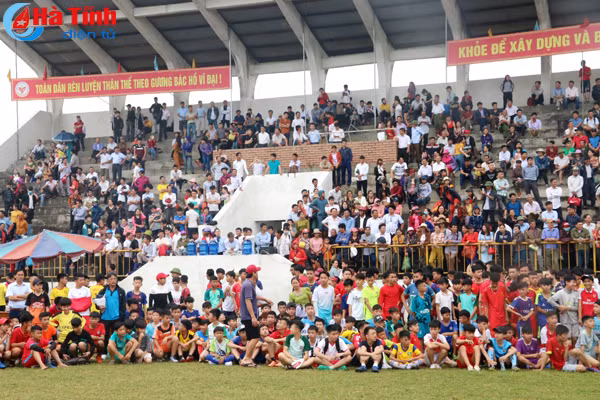 17 cầu thủ nhí trúng tuyển vào Trung tâm đào tạo bóng đá PVF