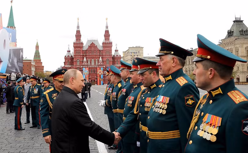 nguoi hung nga putin va su menh dua phuong hoang lua bay cao