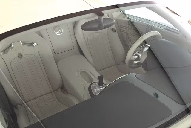 chiec bugatti veyron duy nhat tai viet nam doi mau ao san sang tim chu moi
