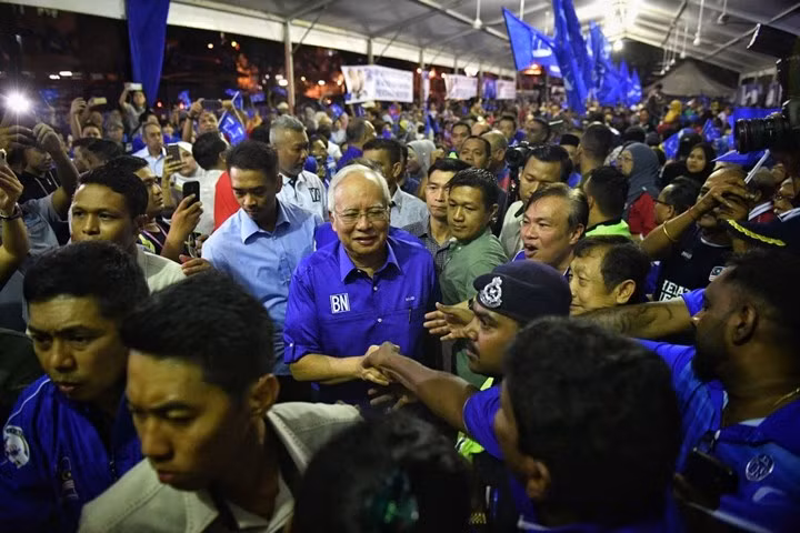 anh suc nong cua bau cu malaysia tang len tung gio