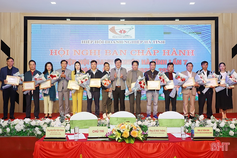 Tiếp tục khơi dậy sức cống hiến, sáng tạo của doanh nghiệp Hà Tĩnh