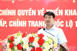 Lãnh đạo phường Thành Sen đối thoại với người dân về dự án nâng cấp quốc lộ 1