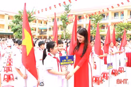 Hà Tĩnh rộn ràng ngày hội khai trường 