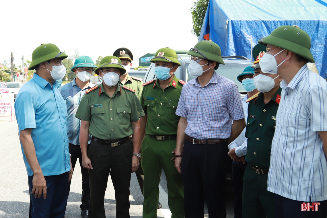 Thực hiện đúng quy định trong quá trình kiểm soát người, phương tiện lưu thông trên địa bàn Hà Tĩnh