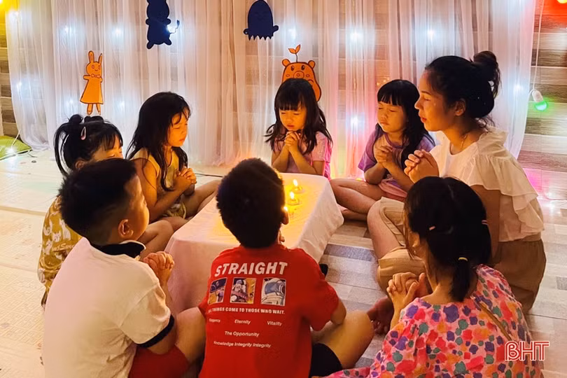 Trường Mầm non Trung Kiên trao chứng chỉ hoàn thành bậc học mầm non cho gần 100 học sinh