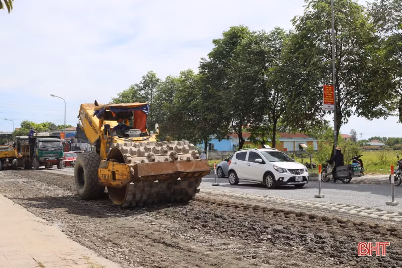 Hối hả thi công đường huyết mạch nối TP Hà Tĩnh với huyện Lộc Hà