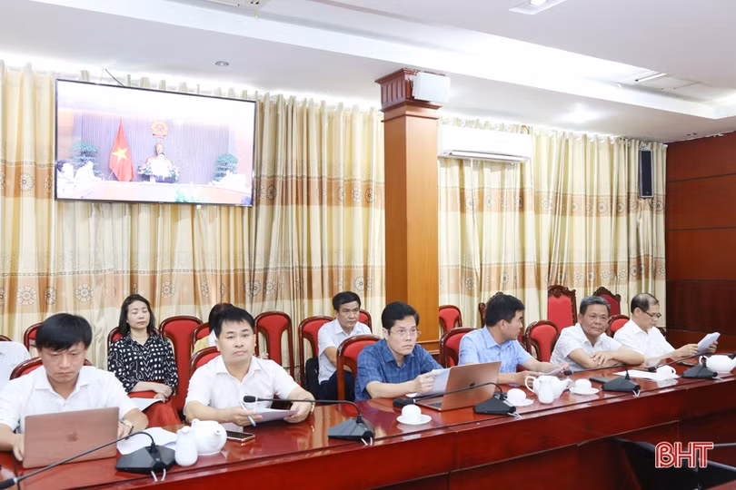 Phó Thủ tướng Vũ Đức Đam: Không để thiếu thuốc, vật tư gây ảnh hưởng công tác phòng chống dịch, khám chữa bệnh