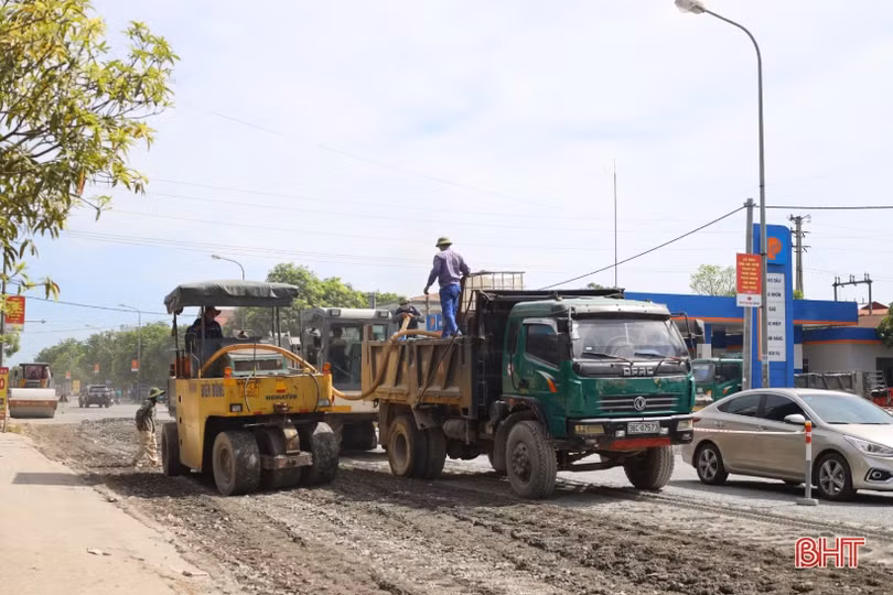 Hối hả thi công đường huyết mạch nối TP Hà Tĩnh với huyện Lộc Hà