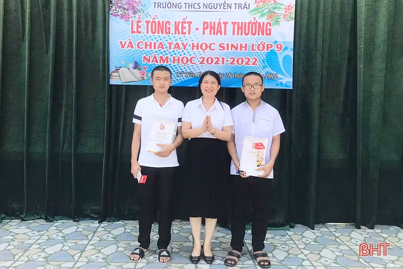 Nam sinh Hà Tĩnh chia sẻ bí quyết trở thành thủ khoa Trường THPT Chuyên Phan Bội Châu - Nghệ An