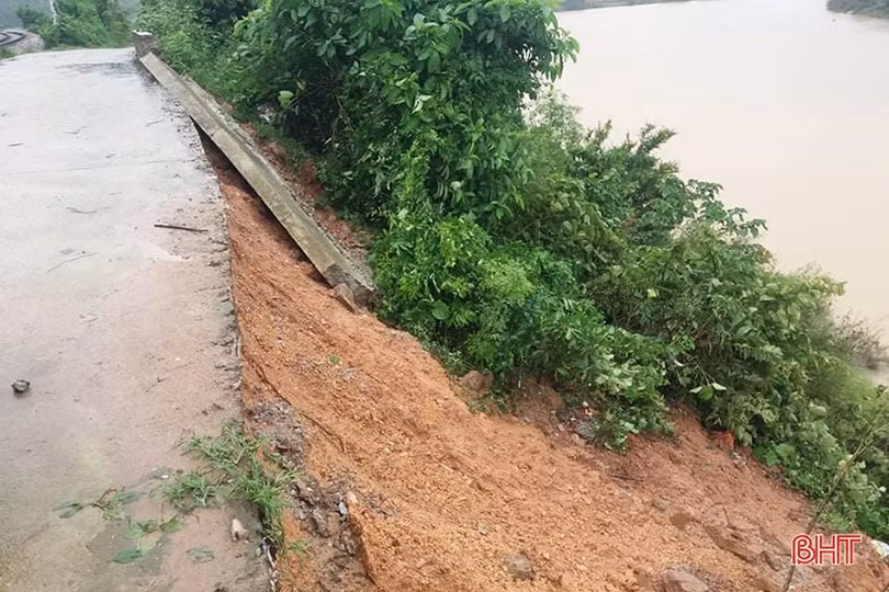 Bất an khi bờ sông Ngàn Sâu qua xã Đức Liên sạt lở