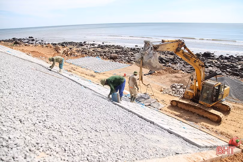 Ngắm tuyến đường ven biển Hà Tĩnh trước ngày “về đích”