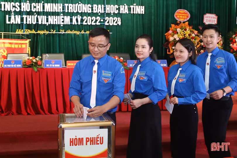 Phát huy vai trò xung kích, sáng tạo của tuổi trẻ, xây dựng Đại học Hà Tĩnh ngày càng phát triển
