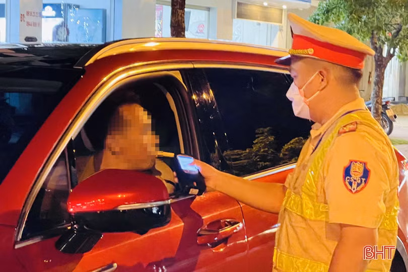 Công an TP Hà Tĩnh “mạnh tay” xử lý lái xe vi phạm nồng độ cồn