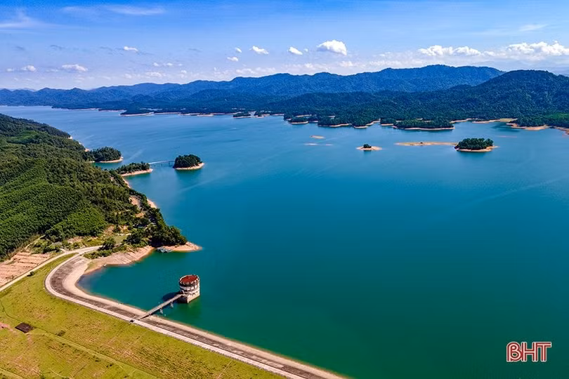 Hà Tĩnh điều tiết nước tưới phục vụ sản xuất lúa hè thu 