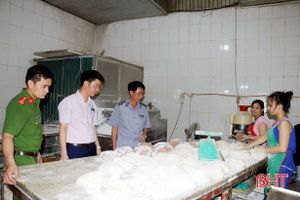 Phạt cơ sở sản xuất bánh mì mất vệ sinh tại TP Hà Tĩnh